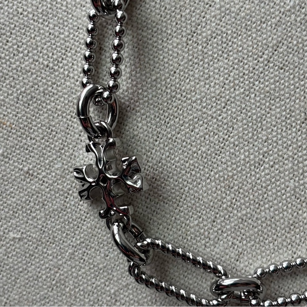 Tory Burch Roxanne Silver Logo Chain Necklace - Picture 6 of 6